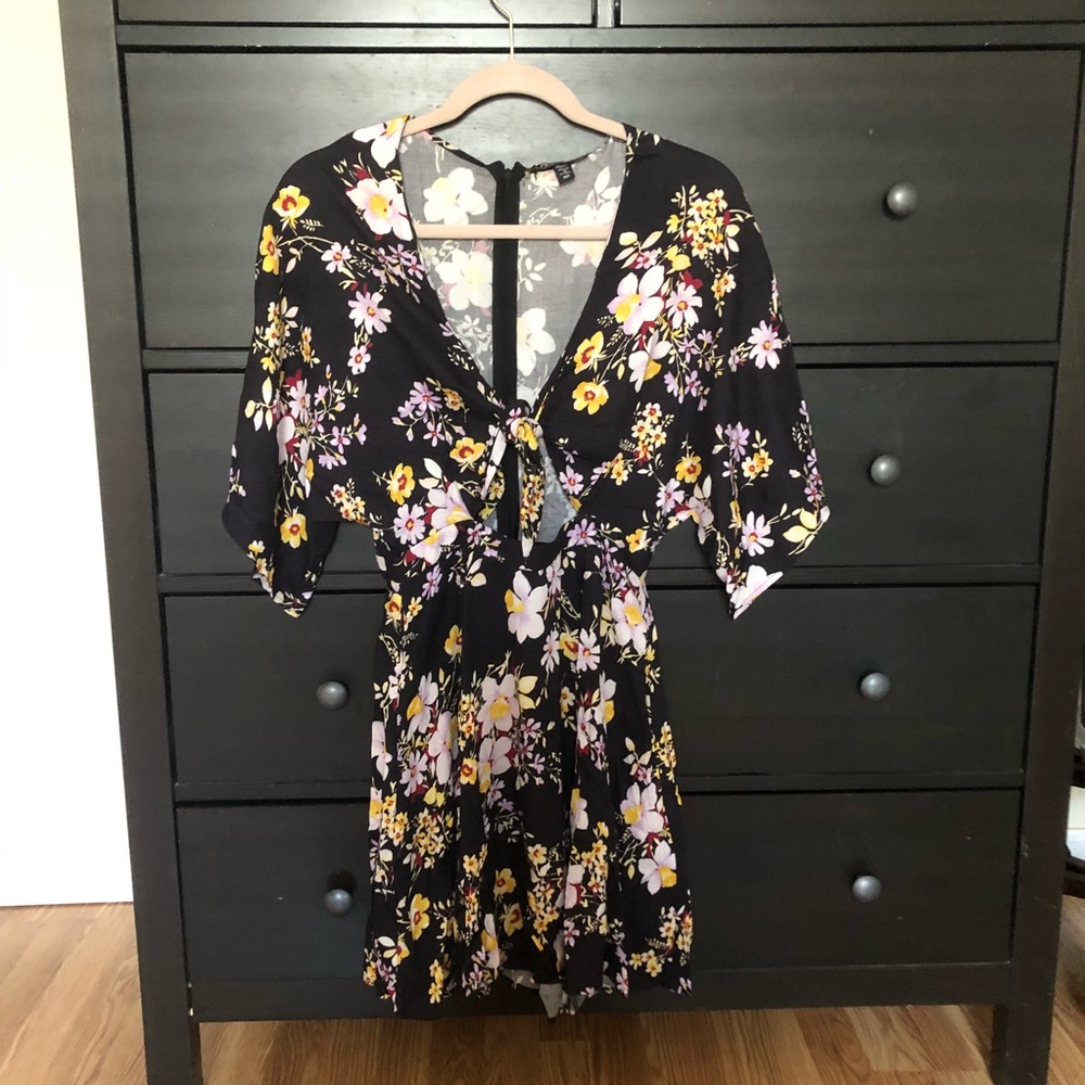 NWOT Yumi Kim floral romper size XS